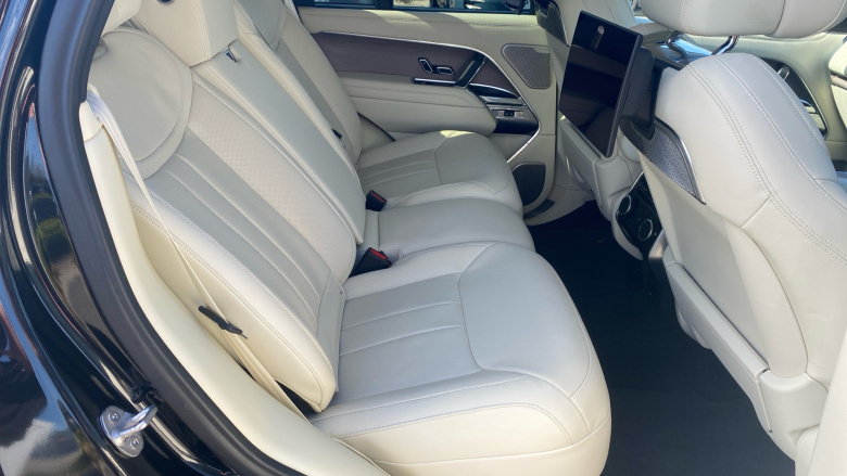 Land Rover Range Rover 4.4 P530 V8 First Edition 4dr Auto Petrol Estate